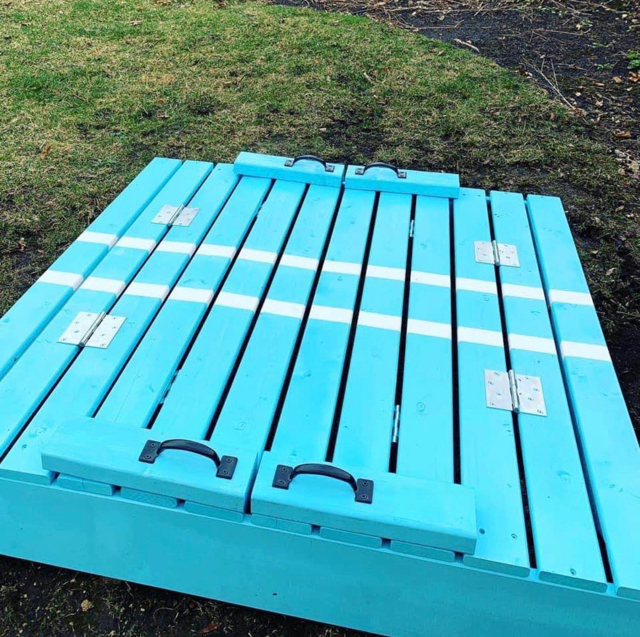 4x4 Convertible Sandbox with Bench Seating